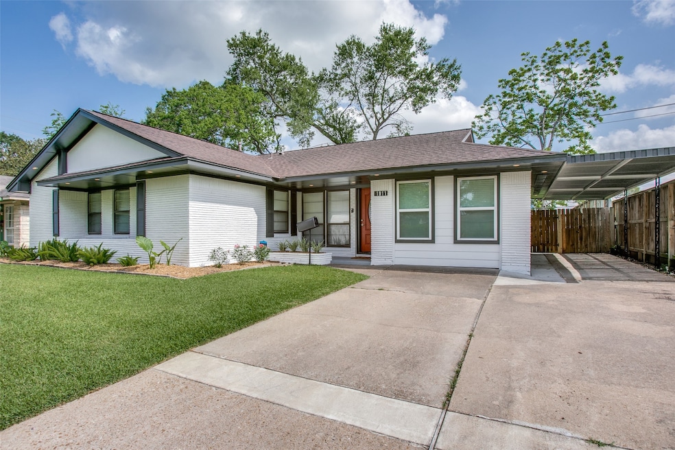 1911 Ansbury Dr, Houston, TX 77018 - photo 1