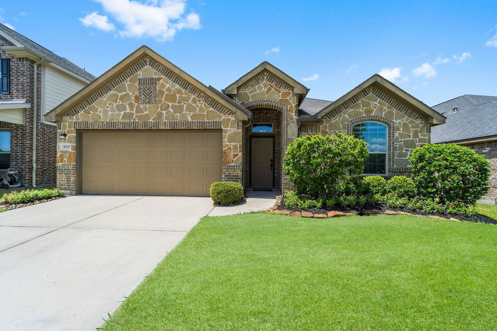 31735 Dover Oaks Ln, Spring, TX 77386 - photo 1
