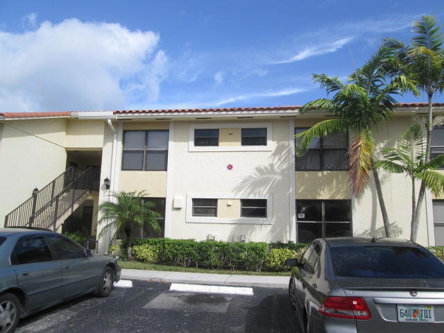 1473 Lake Crystal Dr unit F, West Palm Beach, FL 33411 - photo 1