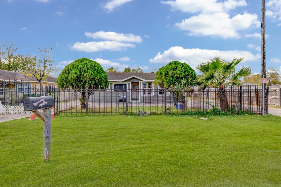 11079 Copley Ln unit 5, Houston, TX 77093 - photo 1