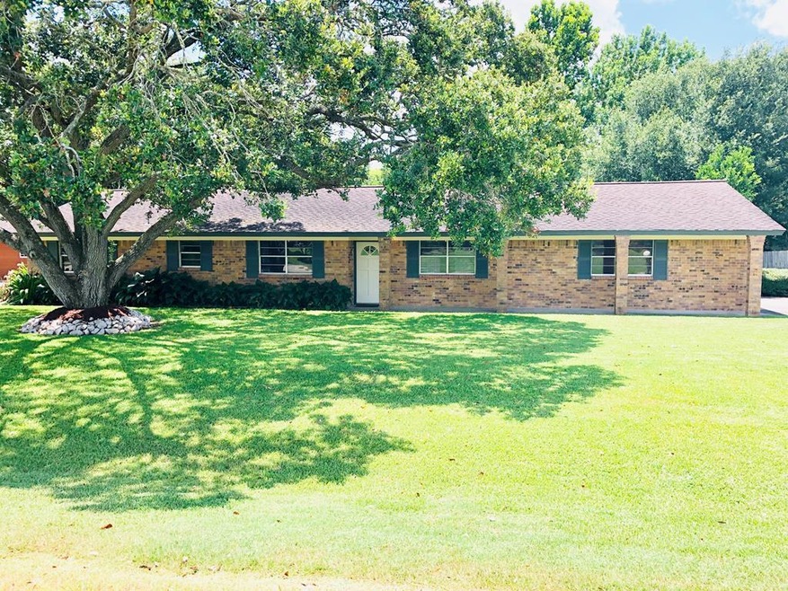 144 Trinity St, Bay City, TX 77414 - photo 1