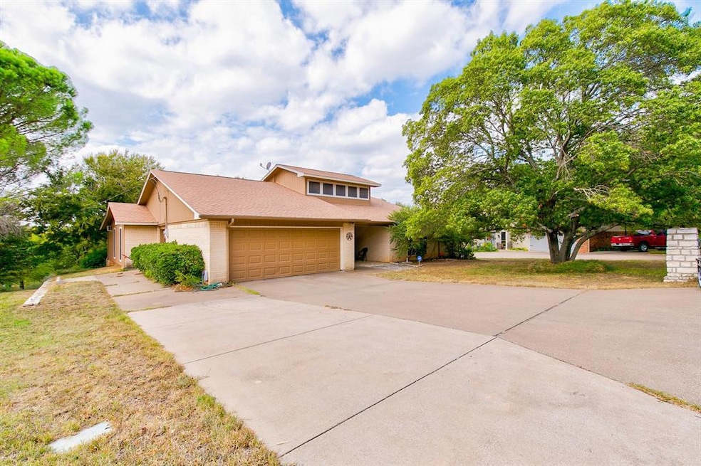 5709 Hondo Dr, Granbury, TX 76049 - photo 1