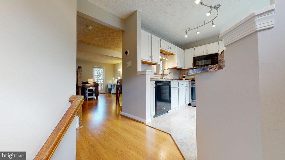 8600 Pine Meadows Dr, Odenton, MD 21113 - photo 1