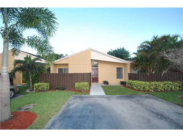 22563 Vistawood Way unit D, Boca Raton, FL 33428 - photo 1