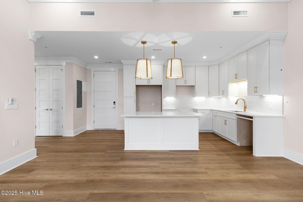 805 Mulberry St unit 202, Beaufort, NC 28516 - photo 1