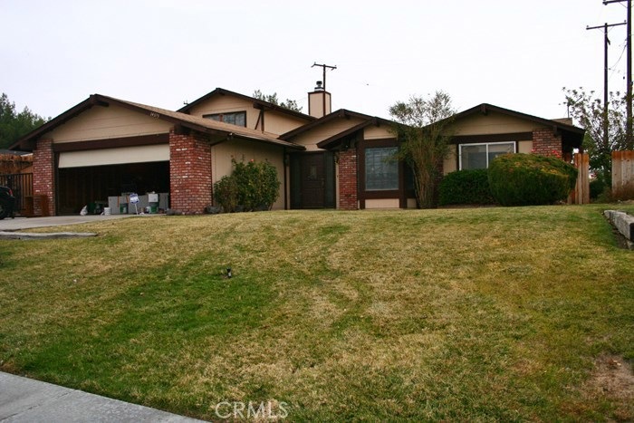 14375 Hacienda Dr, Victorville, CA 92395 - photo 1