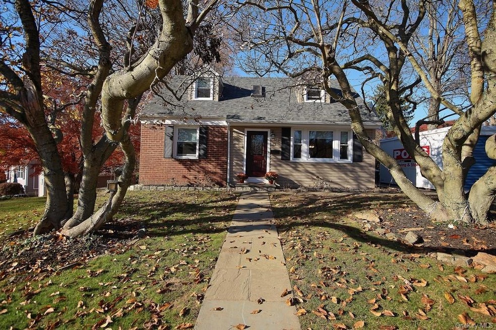 13 Osage Dr W, Ossining, NY 10562 - photo 1