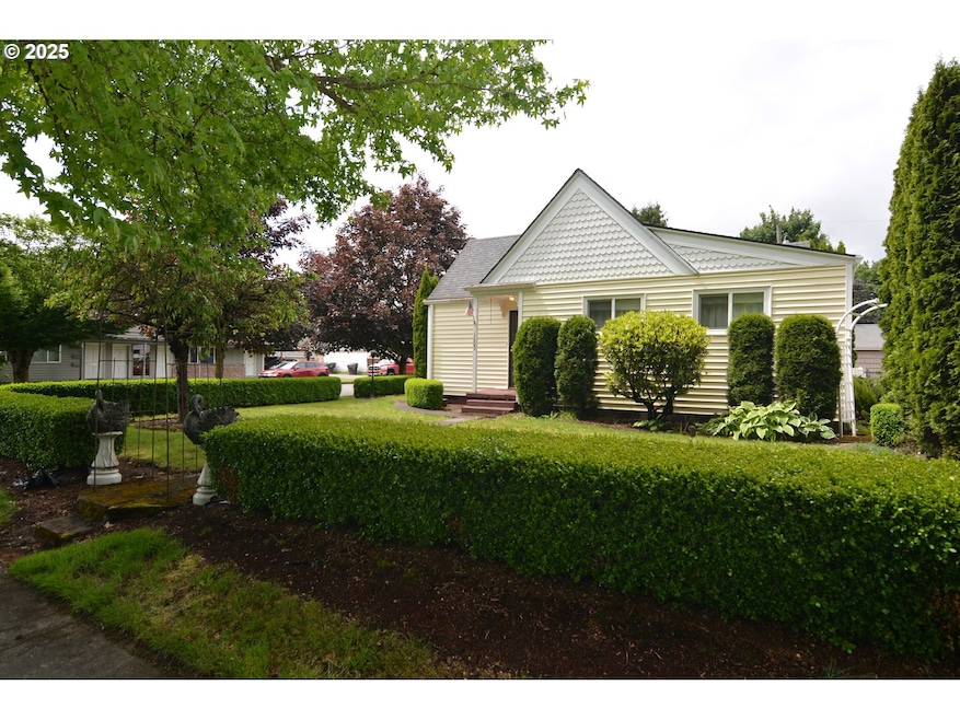 1605 7th Ave, Longview, WA 98632 - photo 1