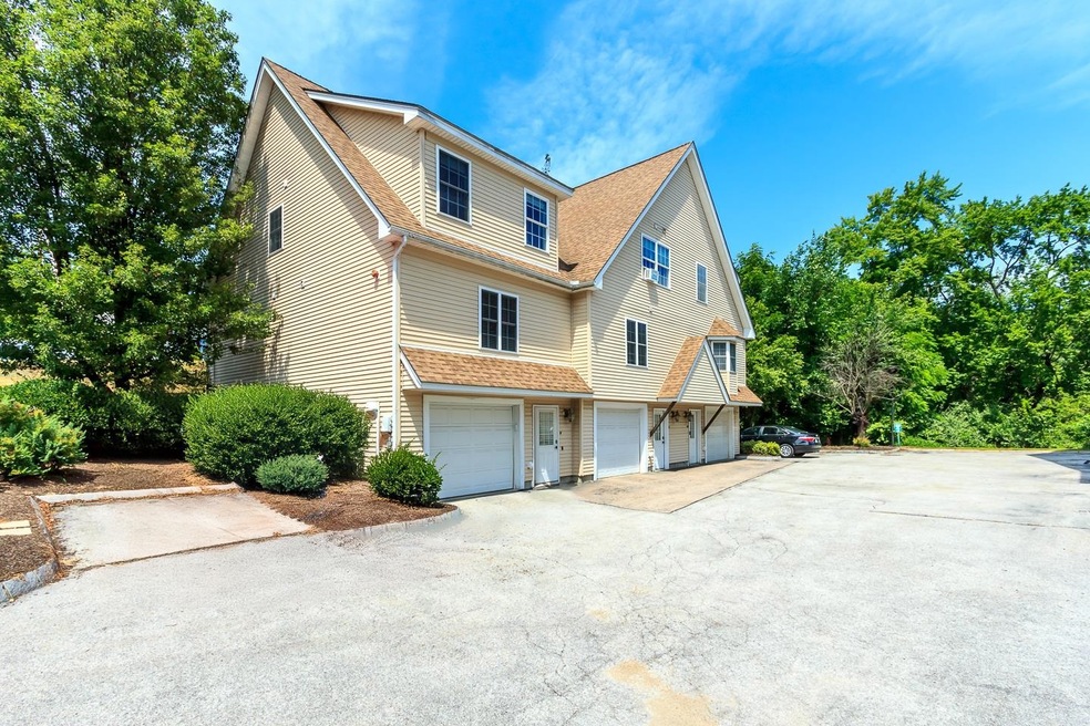 721 Mammoth Rd unit 8, Manchester, NH 03104 - photo 1