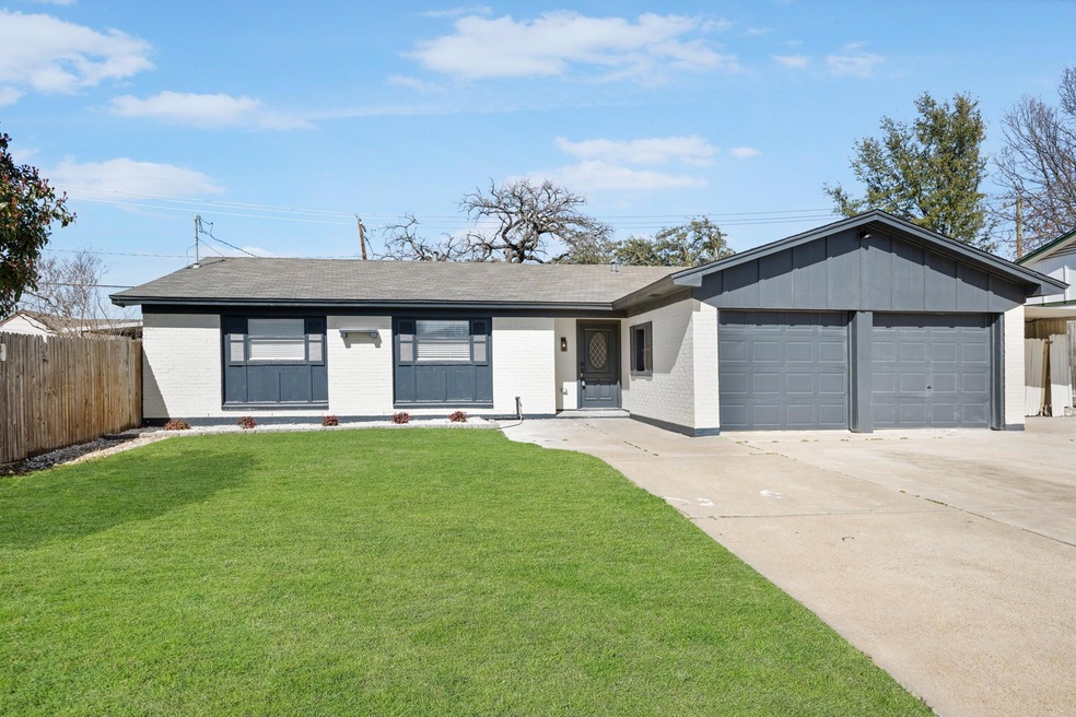 1821 Schumac Ln, Bedford, TX 76022 - photo 1