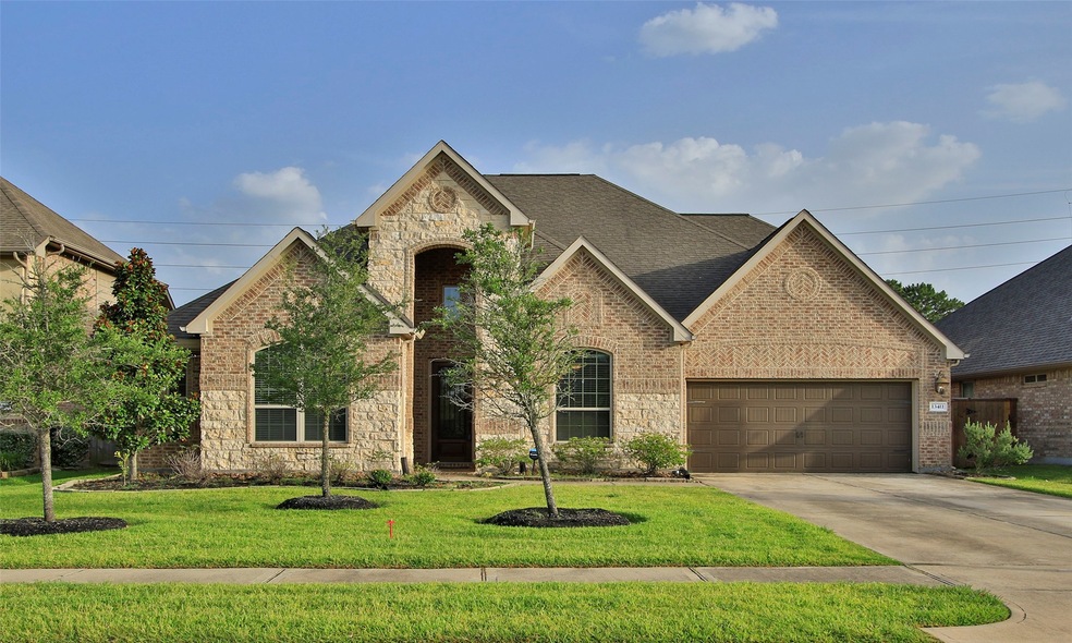 Gorgeous 1.5 Story home in Gated Section of Wildwood at Northpointe.