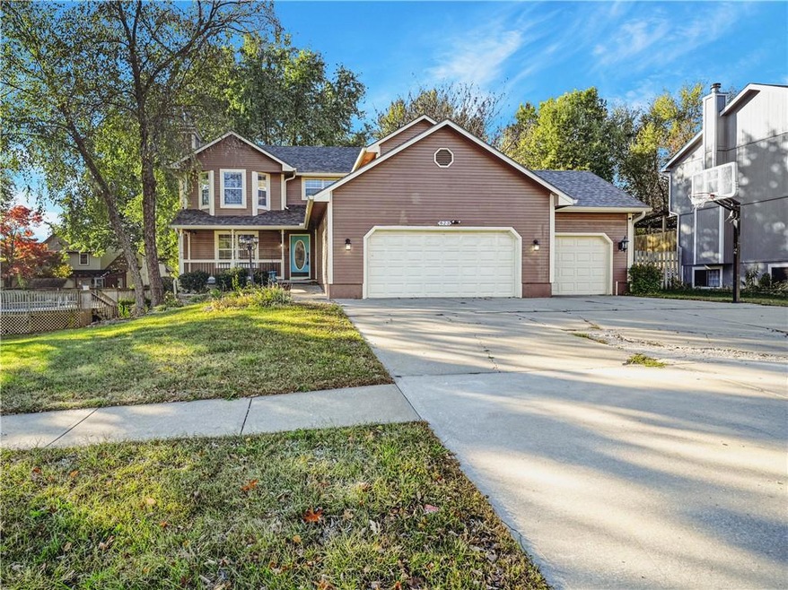 623 Meadowlark Rd, Lansing, KS 66043 - photo 1