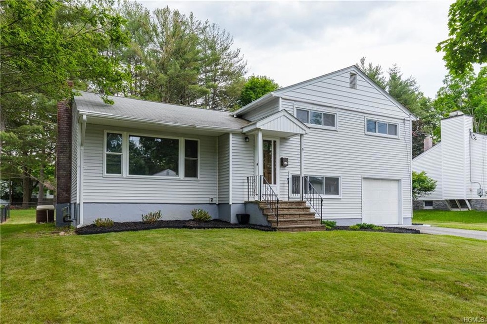 5 Bellmore Dr, Poughkeepsie, NY 12603 - photo 1