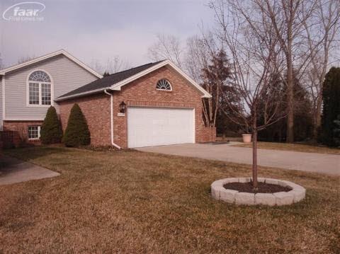 6329 Squire Lake Dr unit 52, Flushing, MI 48433 - photo 1