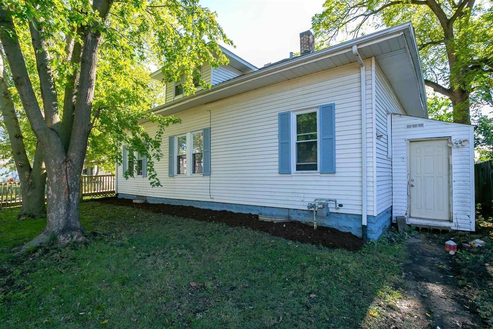 1330 N Fillmore St, Davenport, IA 52804 - photo 1