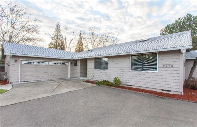 2478 Pinebrook Cir, Medford, OR 97504 - photo 1