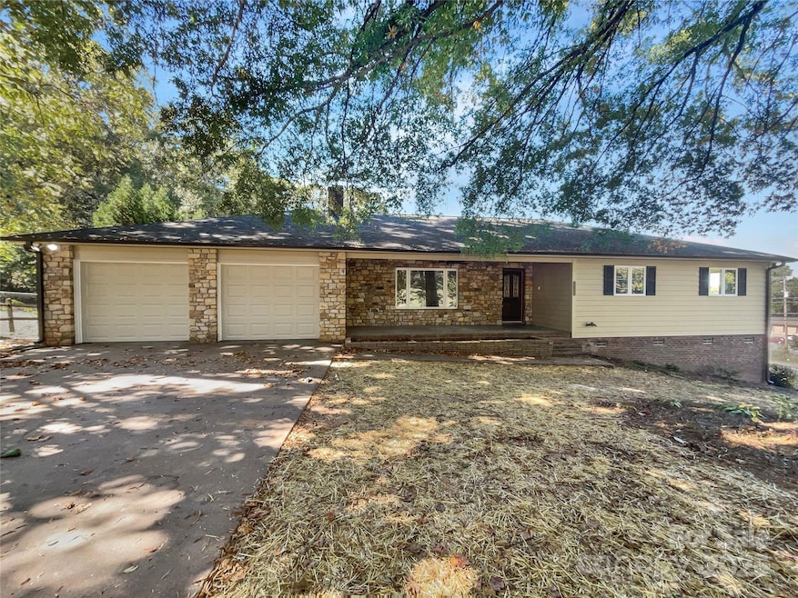 130 Boulder Dr, Lincolnton, NC 28092 - photo 1