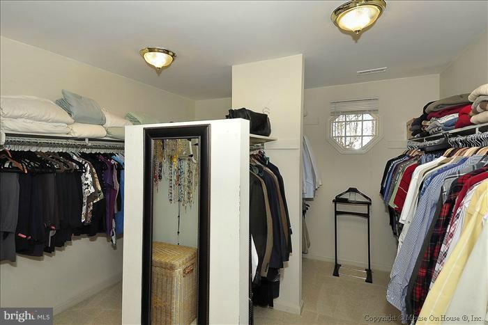 8505 Newtowne Ct, Lorton, VA 22079 - photo 1