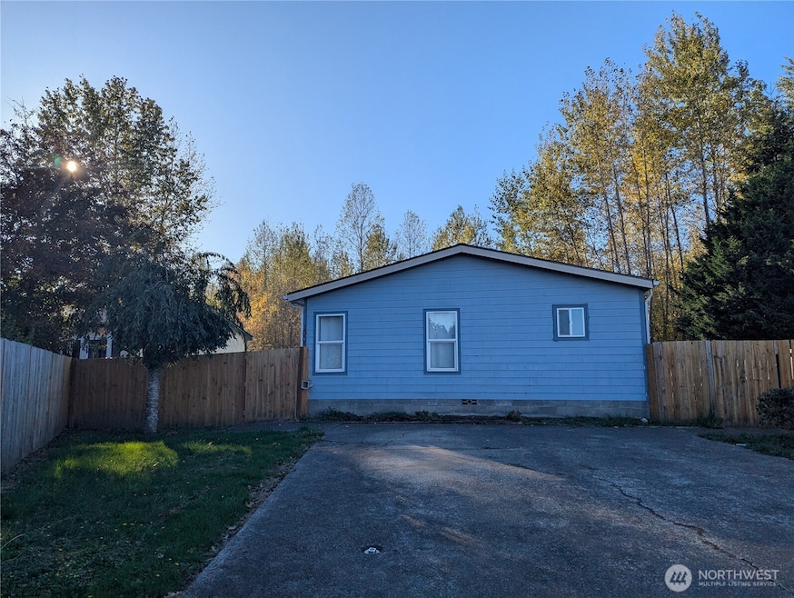 1905 Honeysuckle Ln, Centralia, WA 98531 - photo 1