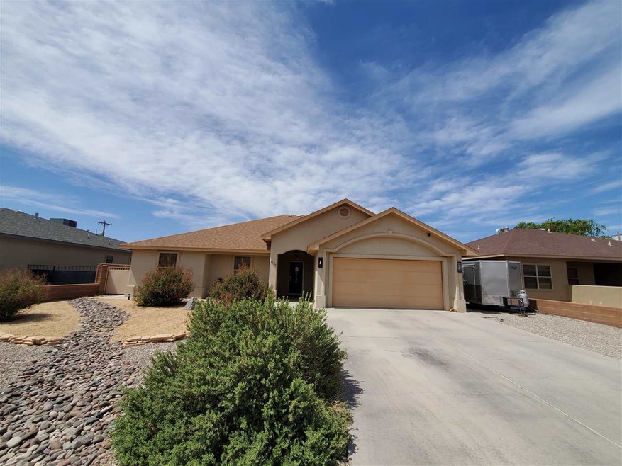 1033 Pajarito Dr, Alamogordo, NM 88310 - photo 1