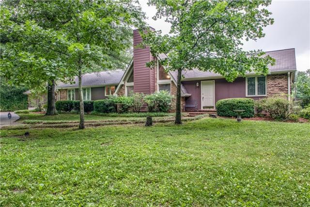 One level home on level lot in Franklin. 