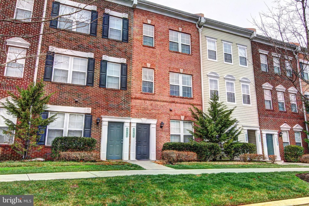 22761 Fountain Grove Square, Ashburn, VA 20148 - photo 1