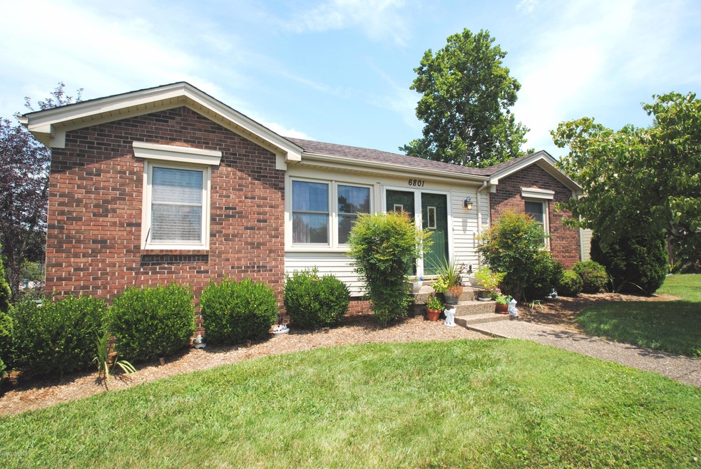 6801 Spourtland Dr, Louisville, KY 40228 - photo 1