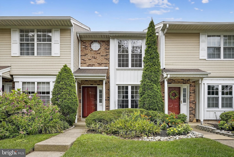 142 Leedom Way unit 33, Newtown, PA 18940 - photo 1