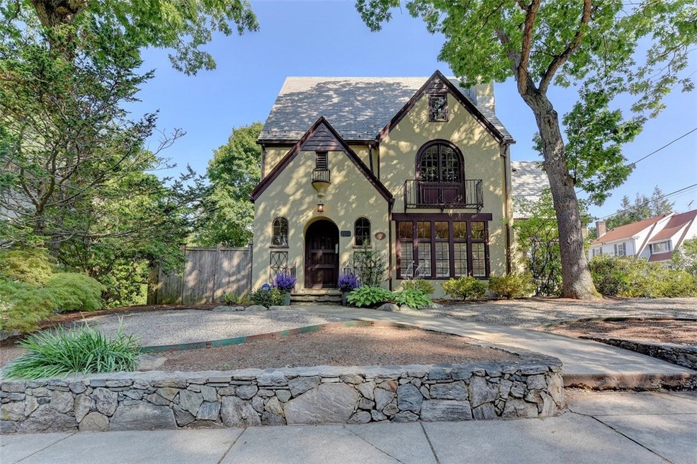 103 Alfred Stone Rd, Pawtucket, RI 02860 - photo 1