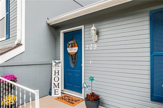 209 Jayhawk Ct, Lansing, KS 66043 - photo 1