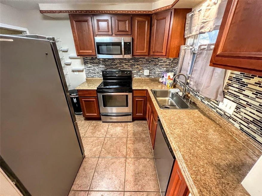 6246 Glen Ct, Germansville, PA 18053 - photo 1