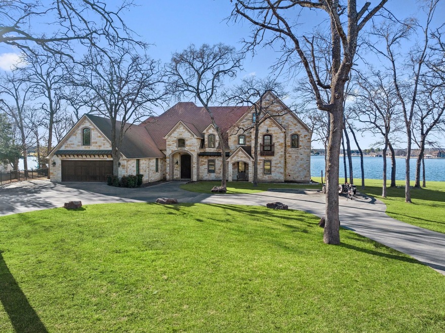 133 Hogan Dr, Gainesville, TX 76240 - photo 1