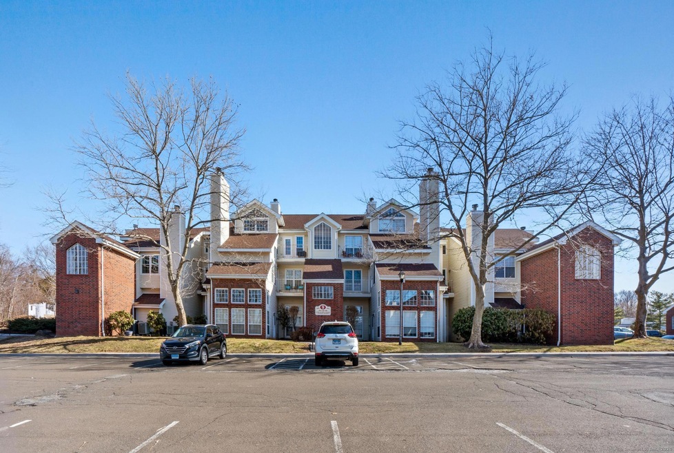 177 Carriage Crossing Ln unit 177, Middletown, CT 06457 - photo 1