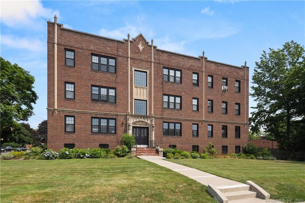 684 Farmington Ave unit B-5, West Hartford, CT 06119 - photo 1