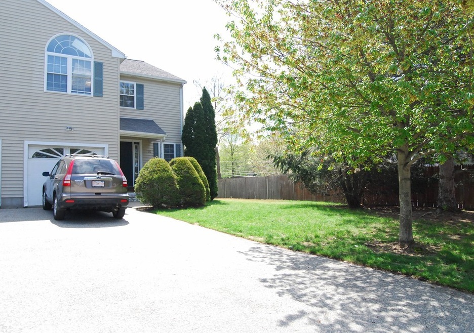 52 Kenneth St unit 1, Newton, MA 02461 - photo 1