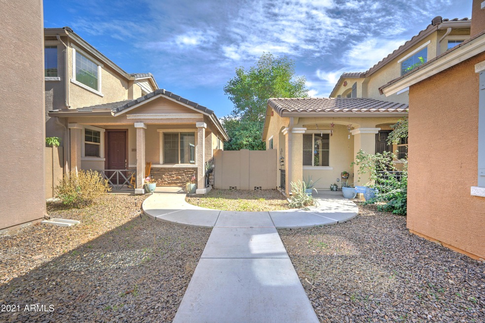 2715 N 73rd Dr-1