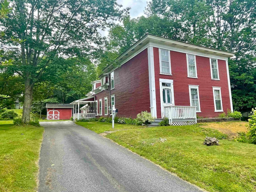 37 Williams St, Lancaster, NH 03584 - photo 1