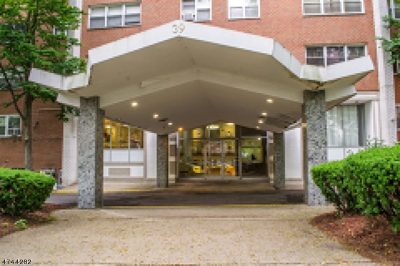 River Plaza unit 2D, Paterson, NJ 07514 - photo 1