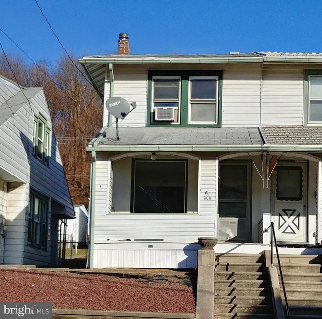 305 S 4th St, Hamburg, PA 19526 - photo 1