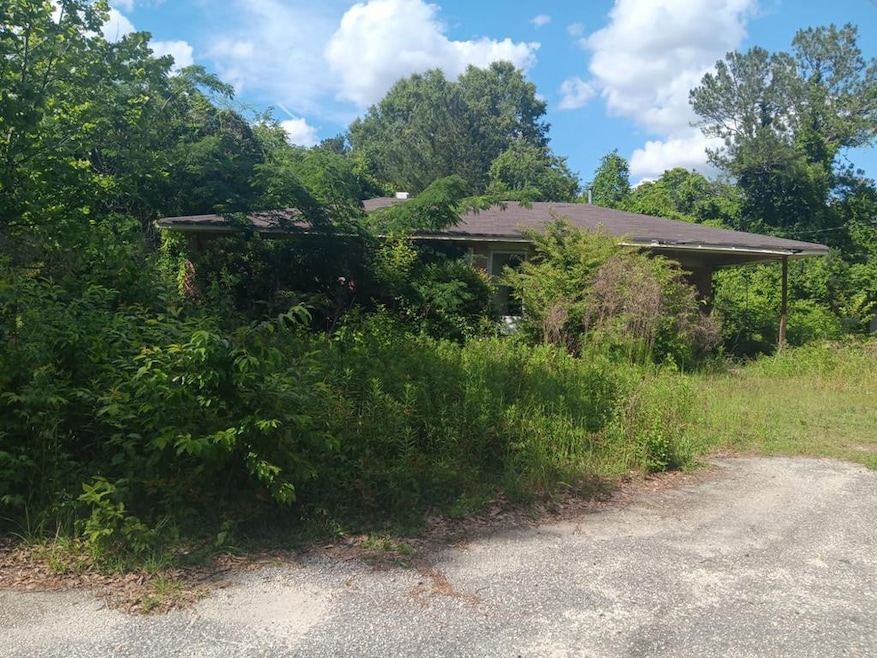 21 Queen Cir, Kingstree, SC 29556 - photo 1