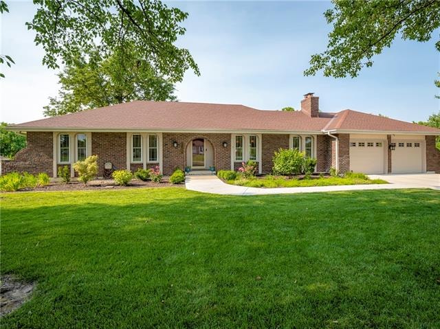 Beautiful level 4br/3ba home!