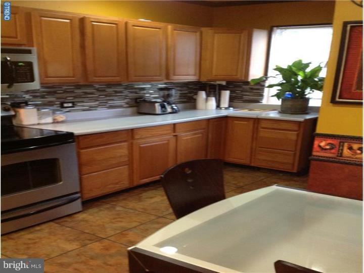 1022 Lawrence Ave, Darby, PA 19023 - photo 1