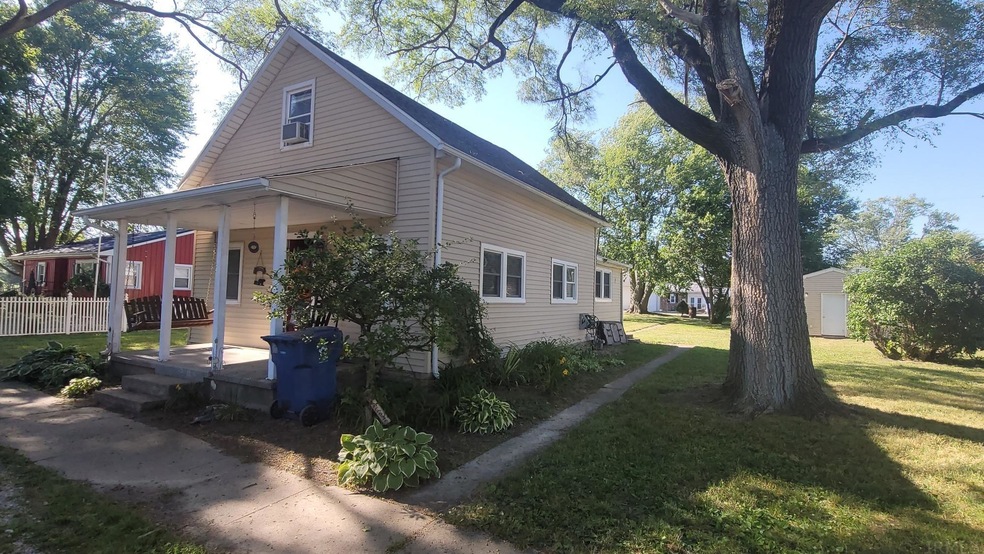 204 W Stewart St, Swayzee, IN 46986 - photo 1