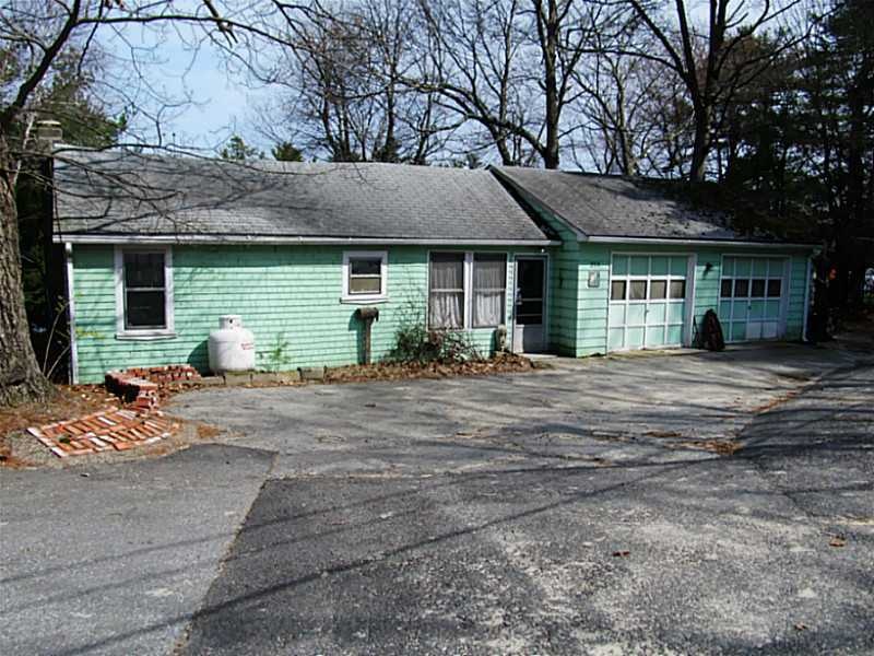 253 Lake Dr, Chepachet, RI 02814 - photo 1