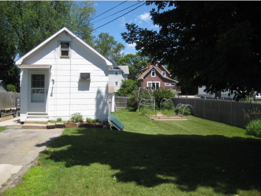 1006 Clay St, Manchester, NH 03103 - photo 1