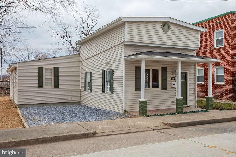 1050 44th St NE, Washington, DC 20019 - photo 1