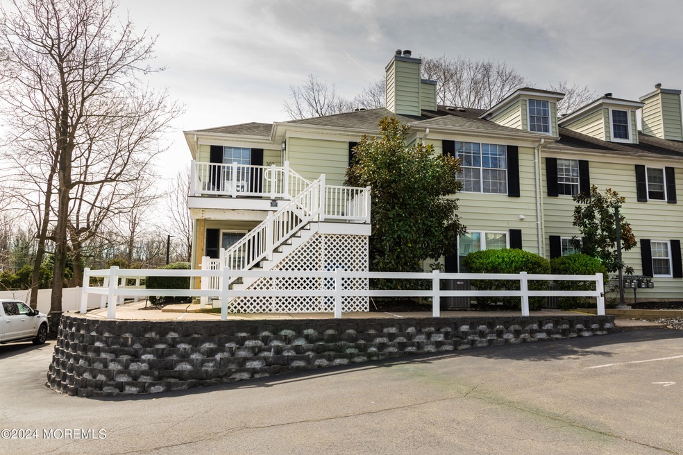 307 Buckingham Cir, Middletown, NJ 07748 - photo 1