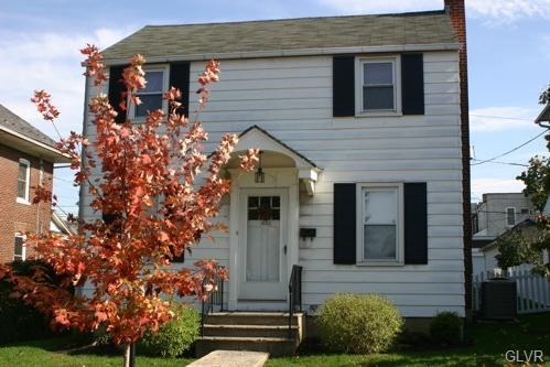 1032 Maple St, Bethlehem, PA 18018 - photo 1