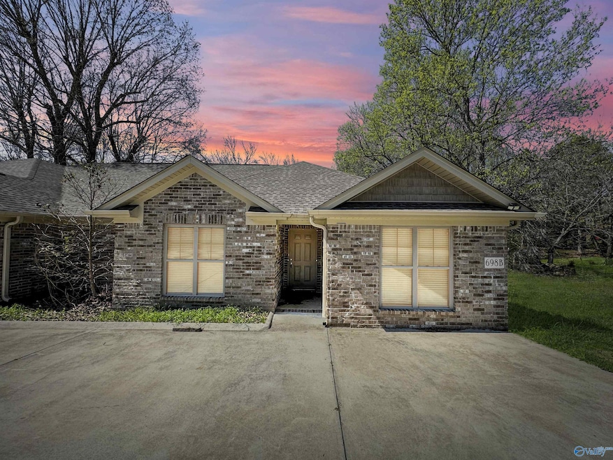 698 Mulberry Rd unit B, Hazel Green, AL 35750 - photo 1