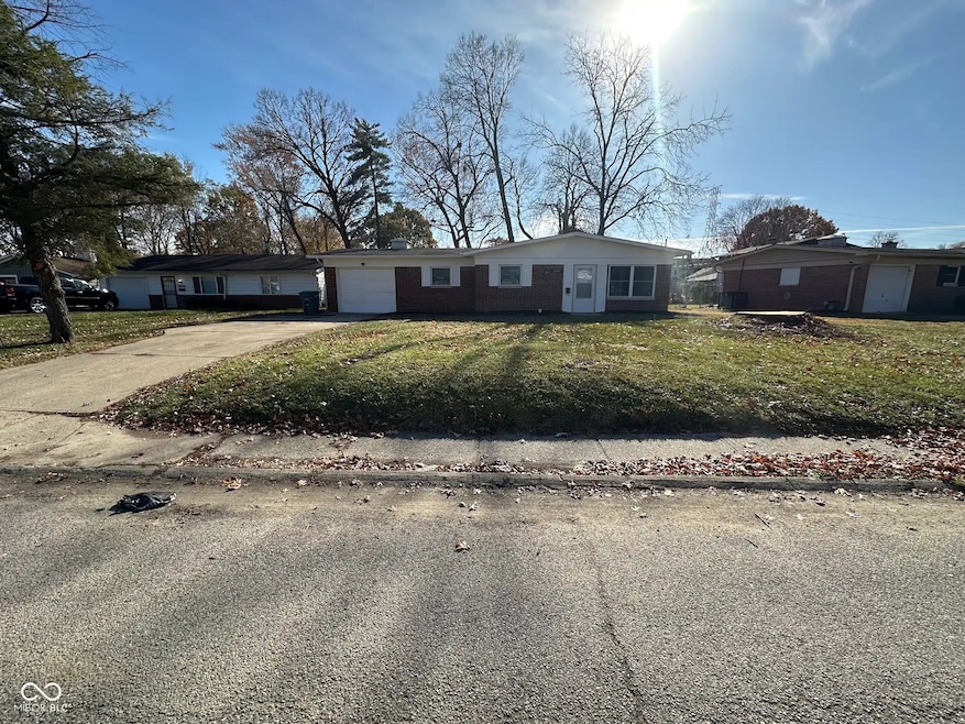 6149 Woodfox Ct, Indianapolis, IN 46226 - photo 1